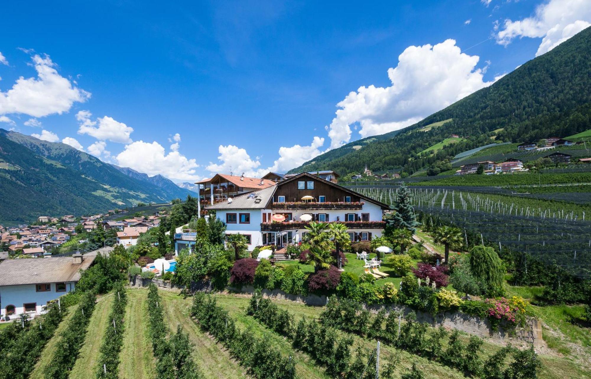 Pension Zum Burggraefler Schenna Exterior foto